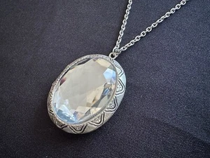 Collana grande medaglione gemma acrilica ciondolo luce lunga tono argento catena dichiarazione - Foto 1 di 9