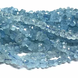 Perline originali alta qualità acquamarina blu trasparente tagliate a mano sfaccettate forma libera - Foto 1 di 5