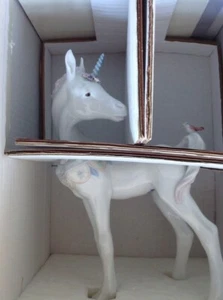 Porzellanfigur "Einhorn und Freund" von Lladró mit *selten glänzendem Letzter - Bild 1 von 4