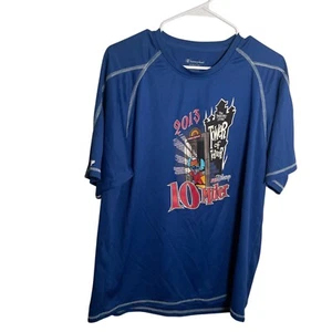 Camisa RunDisney Torre del Terror 10 Miler Adulto Grande Punto Azul 2013 - Imagen 1 de 9