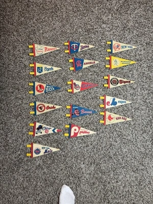 Colección Banderín Banderín Equipo MLB De Colección Años 60 Atlanta Braves Y Otros Foto 1 de 4