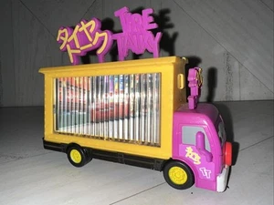 Disney Pixar Cars 2 foto finitura pista "Taia Decotura" veicolo pneumatico talky 2011 - Foto 1 di 6