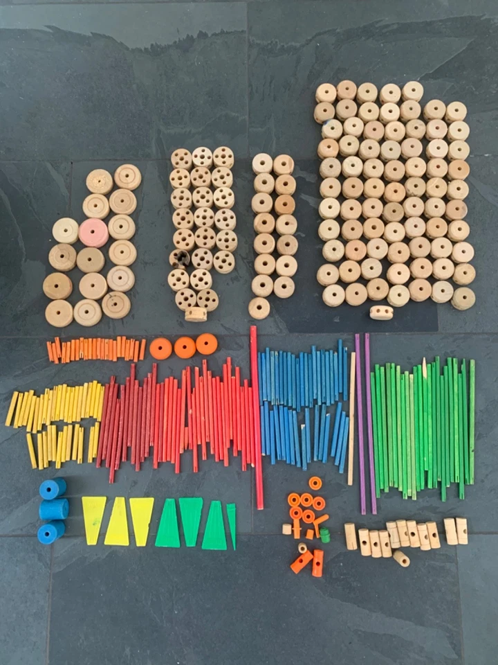 Vintage Tinker Toy Sets Cans No. 155 Big Boy and No. 136 major - Image 1 of 4