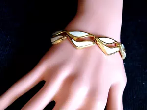 VintageArt Deco White Enamel Gold Rim Double Motifs Linked Bracelet - Picture 1 of 4