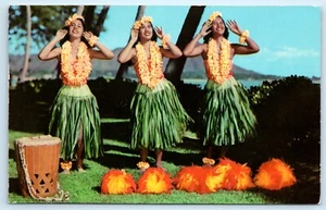 POSTAL Hula Maidens Waikiki a la sombra de Diamondhead Hawaii - Imagen 1 de 2