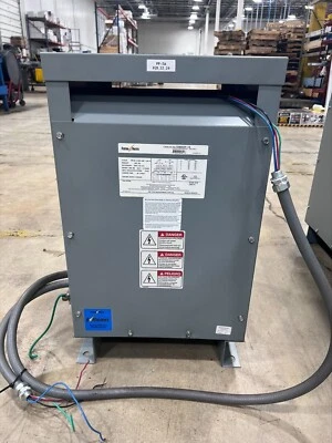 TRANSFORMADOR VENTILADO FEDERAL PACIFIC 15KVA 240V PRI X 208Y/120V SEC 3 FASES Foto 1 de 4
