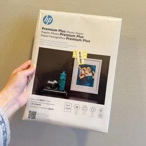 📸 HP Premium Plus błyszczący papier fotograficzny | 25 arkuszy 8,5 x 11 cali | nowy zapieczętowany - Zdjęcie 1 z 3