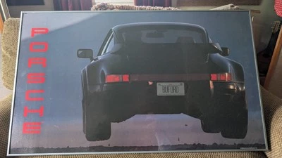 Póster Porsche 911 volador 1989 original enmarcado 40"x24” personalizado "Buford" Seinfeld Foto 1 de 2
