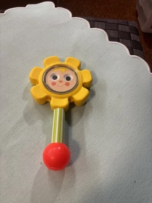 Espejo amarillo Fisher Price Flower Rattle 1973 vintage Baby Rattle 7,5" Foto 1 de 3
