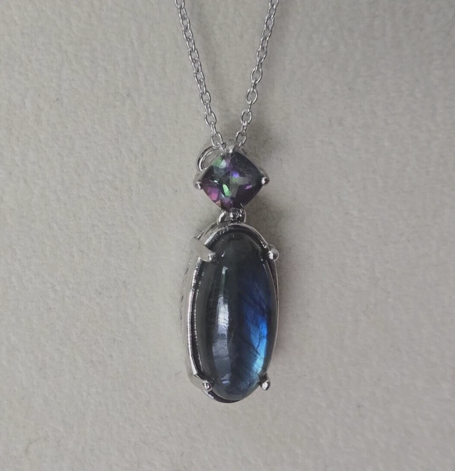 Colgante de labradorita malgache/topacio místico en platino sobre ley, 6,00 ctw Foto 1 de 1