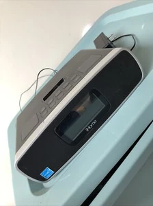 iHome iP90 iPod/iPhone AUDIO DOCK AM/FM TUNER AND DIGITAL CLOCK - Picture 1 of 8