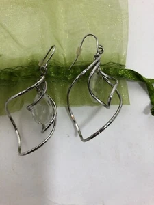 Orecchini a torsione da appendere tono argento bigiotteria donna vintage con cristallo - Foto 1 di 5
