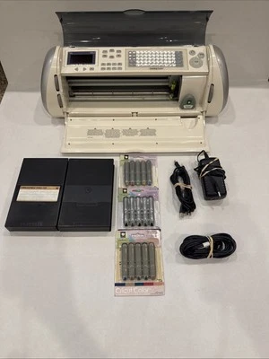 Cricut CREX001 Expression Machine W/ Cartridges Sports Love Font Accents Works - Image 1 of 4