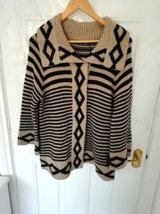 RÖMER 16 Strickjacke Oberteil beige schwarz gestreift dehnbar Druckknopfverschluss Damen neu - Bild 1 von 11