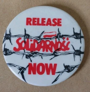 Rare Historic 1980s 'Solidarność' Pinback / Polish Solidarity Movement, Politics - Picture 1 of 2