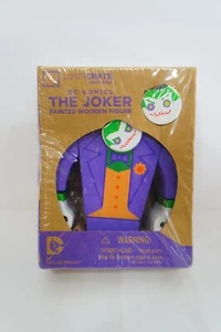 Figura de madera pintada exclusiva de Loot Crate de DC Comics The Joker coleccionables de DC - Imagen 1 de 7