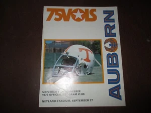 Programa de fútbol americano Auburn Tigers 1975 @ Tennessee Volunteers - última temporada de SHUG - Imagen 1 de 4