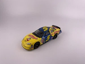 *RARE* 2005 KYLE BUSCH KELLOGG'S CHEVROLET MONTE CARLO 1/64 NASCAR DIECAST - Picture 1 of 3