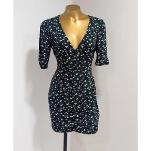 Mini Vestido All In Favor Para Mujer Negro Lavanda Floral Elastizado Envolvente Frontal Talla S - Imagen 1 de 6