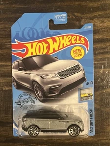 New 2019 Hot Wheels #237 Factory Fresh 4/10 RANGE ROVER VELAR Silver Chrome - Picture 1 of 3