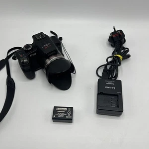 Panasonic Lumix DMC-FZ100 Digital Bridge Camera 14.1MP 24x Zoom - Picture 1 of 11
