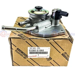 Genuine Toyota LandCruiser VDJ76 1VD 4.5 Diesel V8 Fuel Filter Primer Pump Cap - Picture 1 of 4