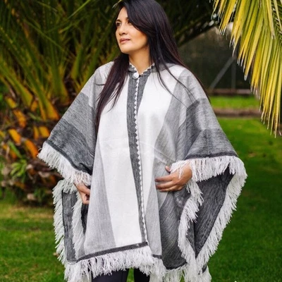 Poncho chal con capucha a rayas de lana de alpaca para bebé hecho a mano 1 botón con flecos Foto 1 de 4