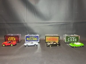 Juego de 4 autos Hot Wheels Avon Park n Plates 1996 Barracuda Firebird Viper Mustang - Imagen 1 de 24