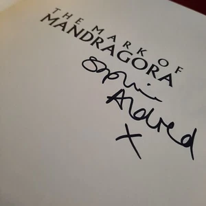 Doctor Who: Das Zeichen der Mandragora - Graphic Novel signiert von Sophie Aldred - Bild 1 von 3