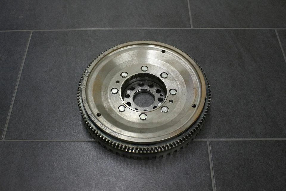 Audi R8 42 FL Dual Mass Flywheel 0BZ105266Q Flywheel Clutch Flywheel - Image 1 of 1