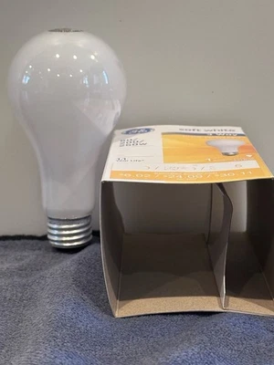 Old Style - GE - Soft White - 3 Way Bulb - 50 200 250 Watts - A21 - Image 1 of 2