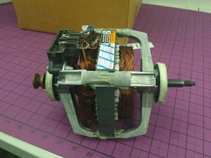 131560100 - Motor de accionamiento de secadora original Frigidaire Electrolux 134156500 - Imagen 1 de 8