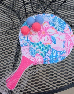 Lilly Pulitzer-Pickleball Paddle Set-Bright Color-2 Paddles/4 Balls-NIP-READ - Picture 1 of 5