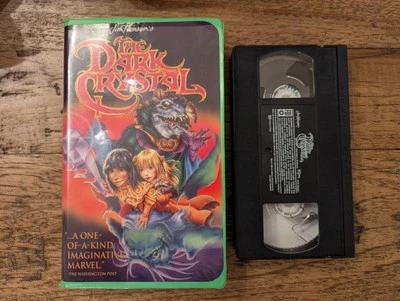 VTG Jim Hensons The Dark Crystal VHS Clamshell Fantasy Adventure Family Movie Foto 1 de 4