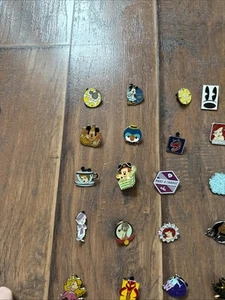 DISNEY PIN TRADING LOT 100 - Picture 1 of 12