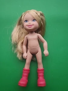 Barbie Club Chelsea bambola nuda capelli biondi lunghi e occhi azzurri Mattel 2006 - Foto 1 di 6