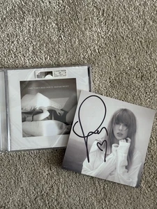 Taylor Swift - THE TORTURED POETS DEPARTMENT CD + HAND SIGNED PHOTO (+ HEART) - Picture 1 of 2