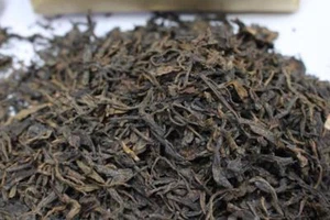 1980's 7532 loose leaf Sheng Pu-erh - Picture 1 of 4
