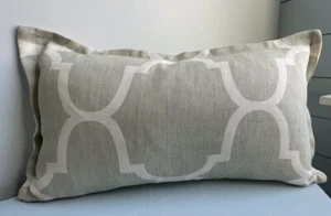 Kravet Fabrics Riad Leinen Lendenwirbel Daunen und Feder Kissen - Bild 1 von 5