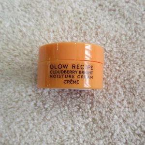 Glow Recipe Cloudberry Bright Feuchtigkeitscreme - Reisegröße 10 ml/0,33 flüssige Unzen - Bild 1 von 2