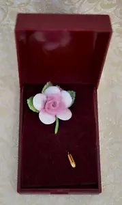 FINE BONE CHINA FLORAL STICK PIN BROOCH - LAPEL / HAT - BEAUTIFUL CONDITION - Picture 1 of 5