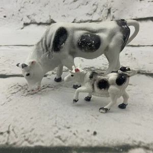 Vintage Plastic Farm Animals Cow & Calf White Black Small - Picture 1 of 4
