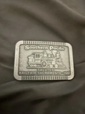 Hebilla de cinturón de colección Southern Pacific Railroad Salutes Sacramento 1981 metal Foto 1 de 2