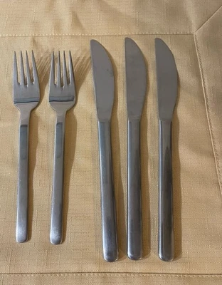 WMF Reno Cromargan Stainless   Salad Forks 6 7/8 in  & Dinner Knives Lot Of 5 - Image 1 of 4