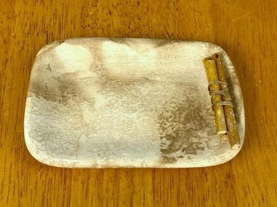 Jabonera/batija/cerámica hecha a mano de 5" de colección con acento de madera de Argentina Foto 1 de 4