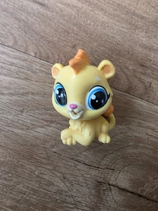 👀 Littlest Pet Shop LPS Pet Pawsabilities Leona Gilbert Lion # 3897 código de barras - Imagen 1 de 4