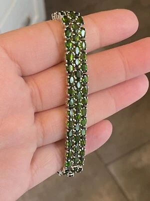 Brazalete de tres filas de plata de ley ovalado de cromo con diopsido de 6,25" L Foto 1 de 4
