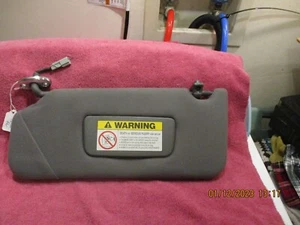1999-2003 ACURA RL FACTORY OEM PASSENGER ILLUMINATED SUNVISOR CLIP FREE SHIPPING - Picture 1 of 9