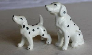 Conjunto de 2 estatuillas de perro dálmata cachorro hueso China hechas en Japón inusual adorable - Imagen 1 de 1