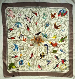 Vintage Gucci silk scarf - bird print - many different birds around a birds nest - Picture 1 of 10